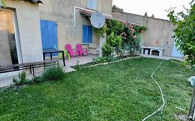 Villa Avignon- Montfavet en périphérique du centre ville d'Avignon WIFI avec grand parking